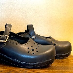 Dansko Clogs - Black Size 38